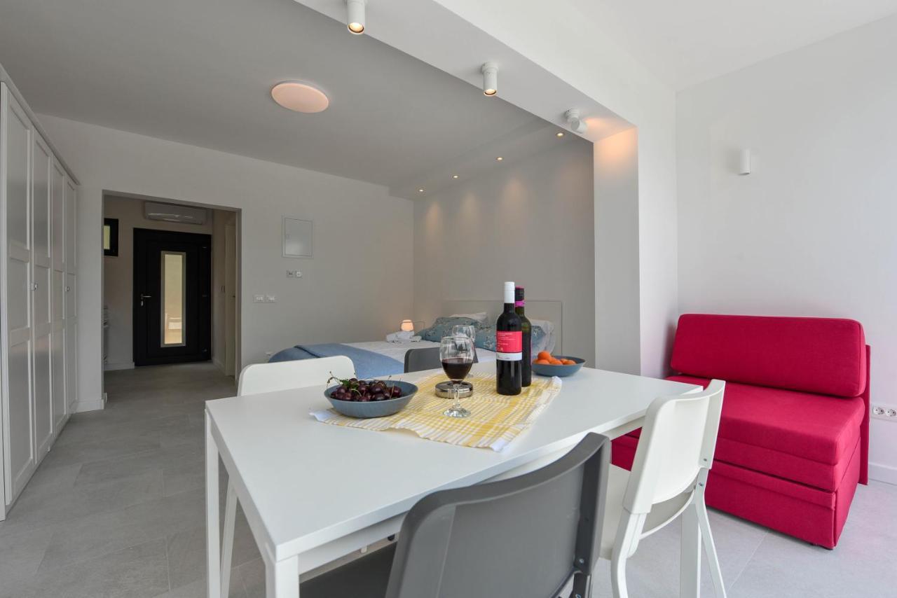 Lazaneo Seafront Apartments, Jelsa  Exterior photo